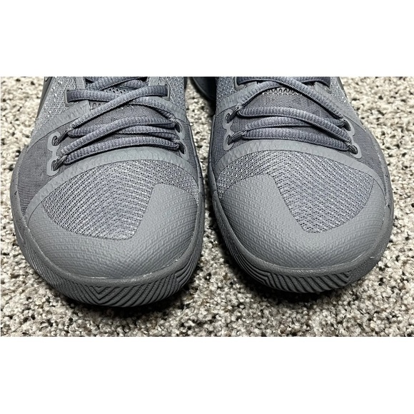 Nike kyrie 3 Cool Grey Almost New - Picture 13 of 13